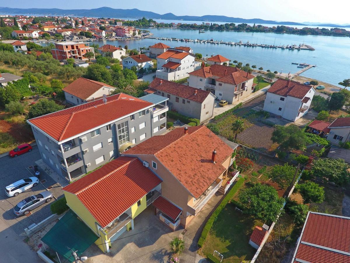 Apartmani Dane Sukošan Екстериор снимка